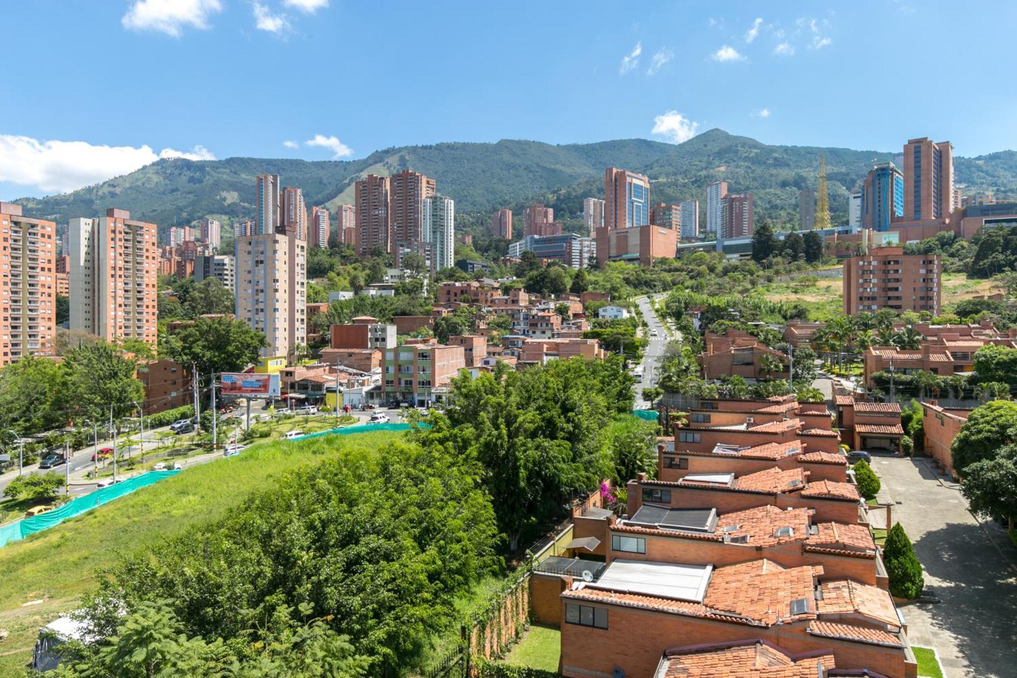 Apartamentos Borbon Suites 메딜린 외부 사진