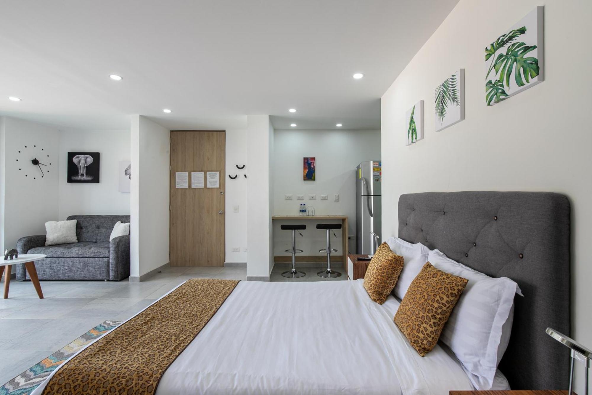 Apartamentos Borbon Suites 메딜린 외부 사진