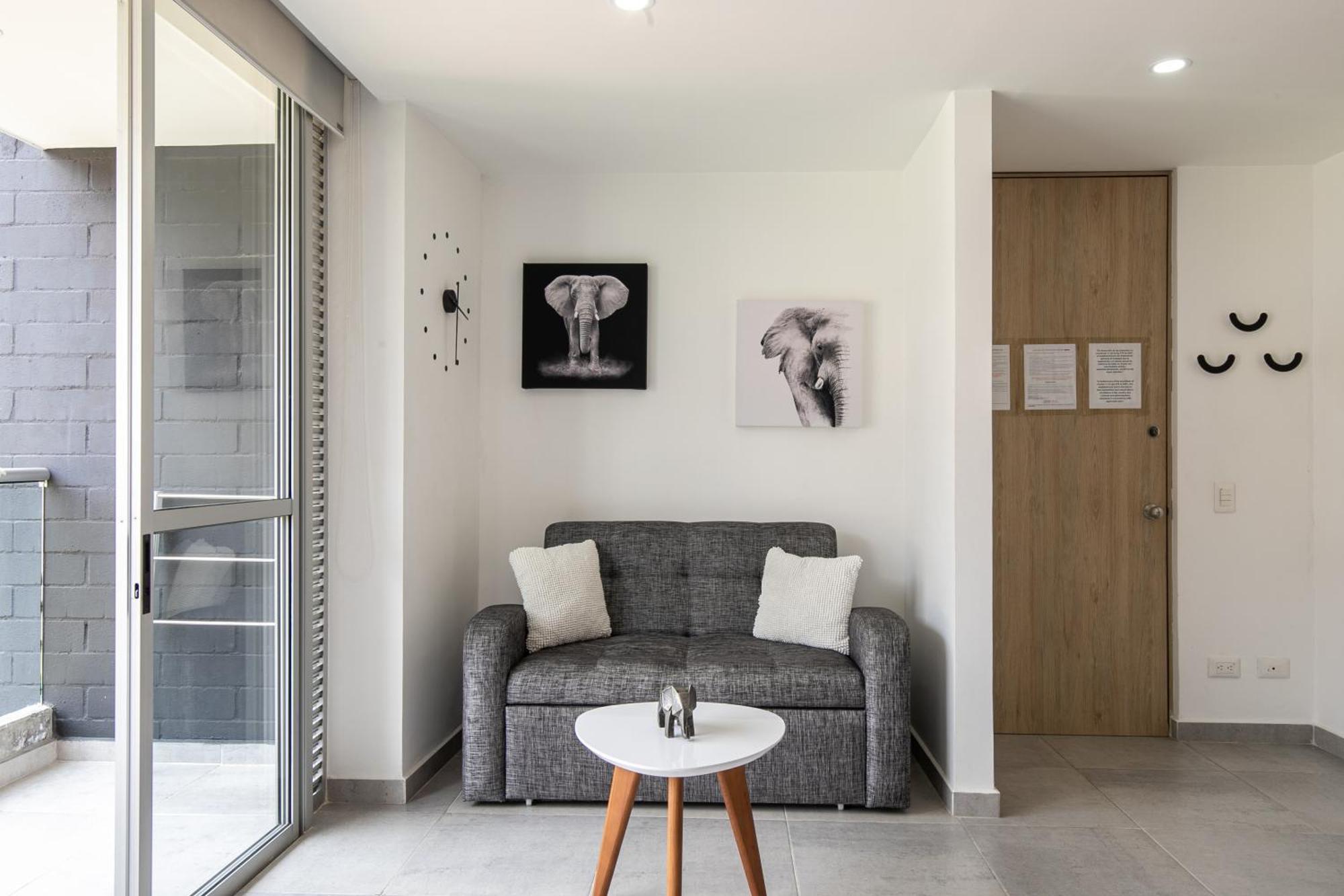 Apartamentos Borbon Suites 메딜린 외부 사진
