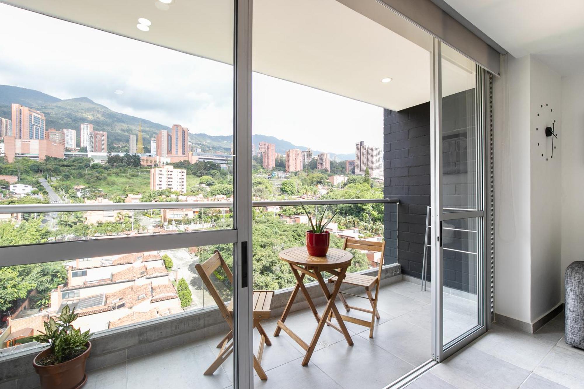 Apartamentos Borbon Suites 메딜린 외부 사진