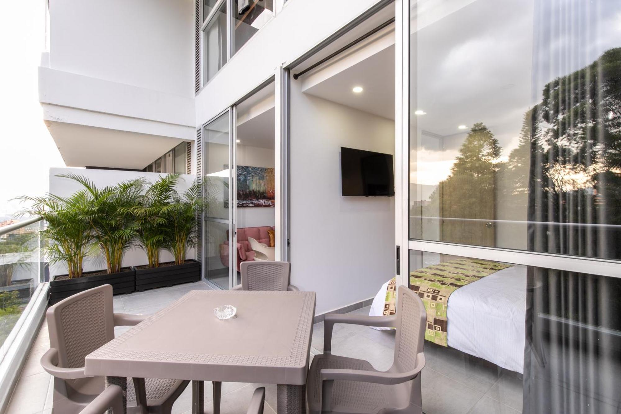 Apartamentos Borbon Suites 메딜린 외부 사진