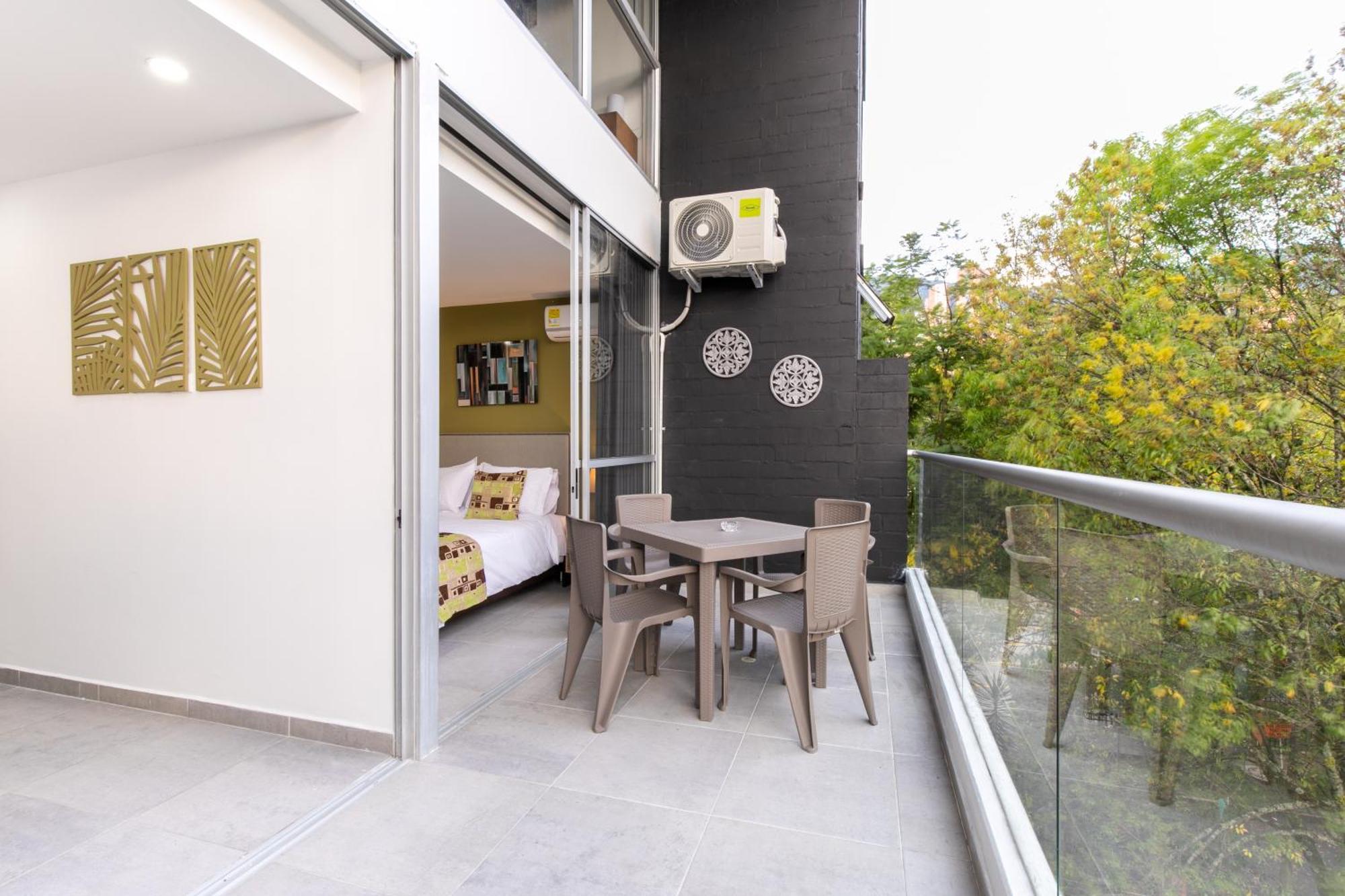 Apartamentos Borbon Suites 메딜린 외부 사진