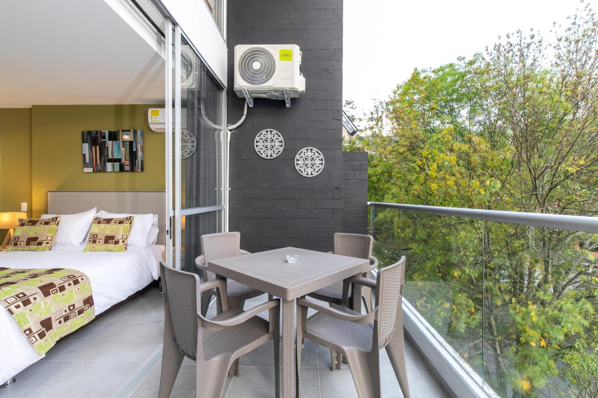 Apartamentos Borbon Suites 메딜린 외부 사진